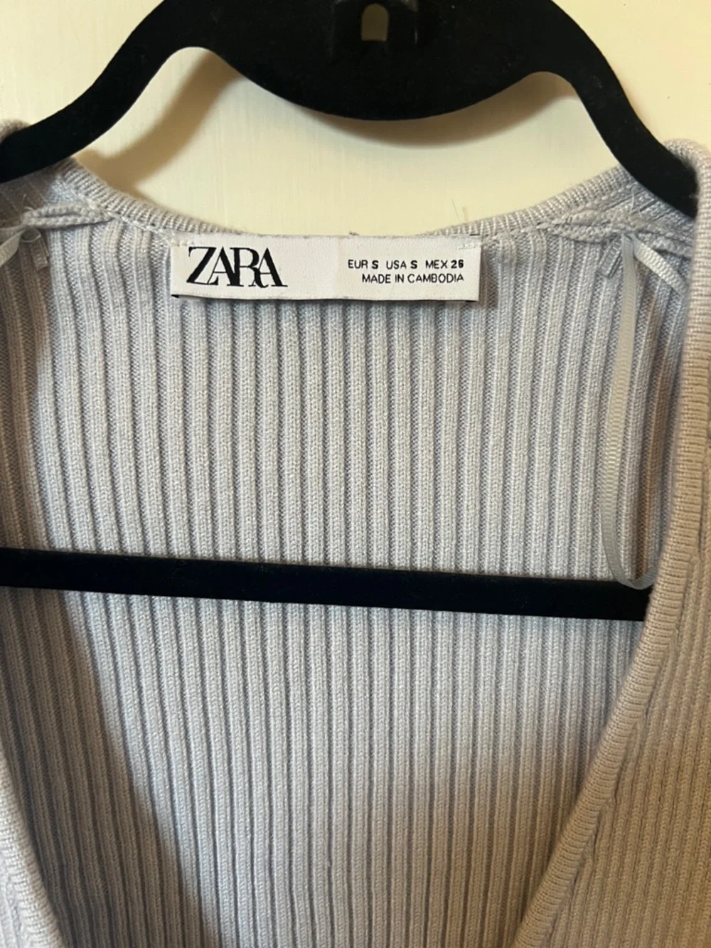 ZARA Pale Gray Ribbed Wrap V-Neck Sweater - Picture 2 of 5